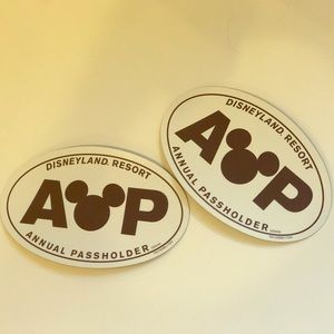 SOLD!! Disneyland resort annual passholder magnet